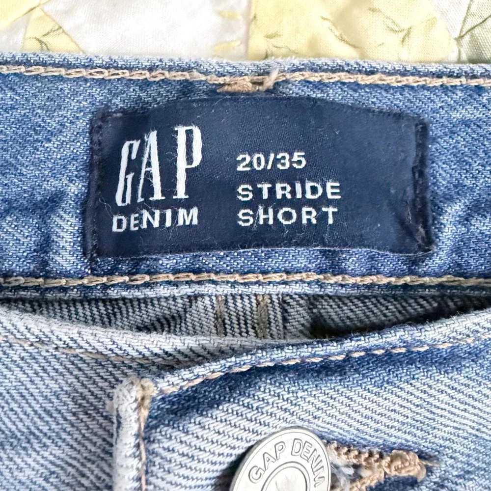 NEW Gap Denim Stride Shorts 20/35 Light Wash Blue Cut‎ Off Raw Hem Distressed
